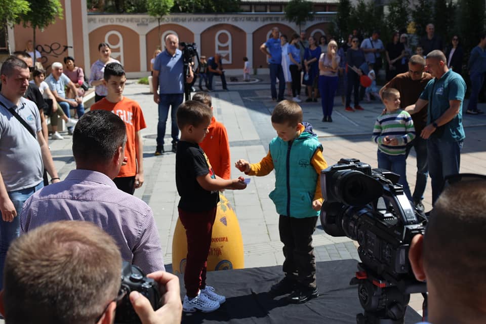JAJARIJADA BIJELJINA Prva nagrada za najtvrđe jaje za Dušana Dragutinovića