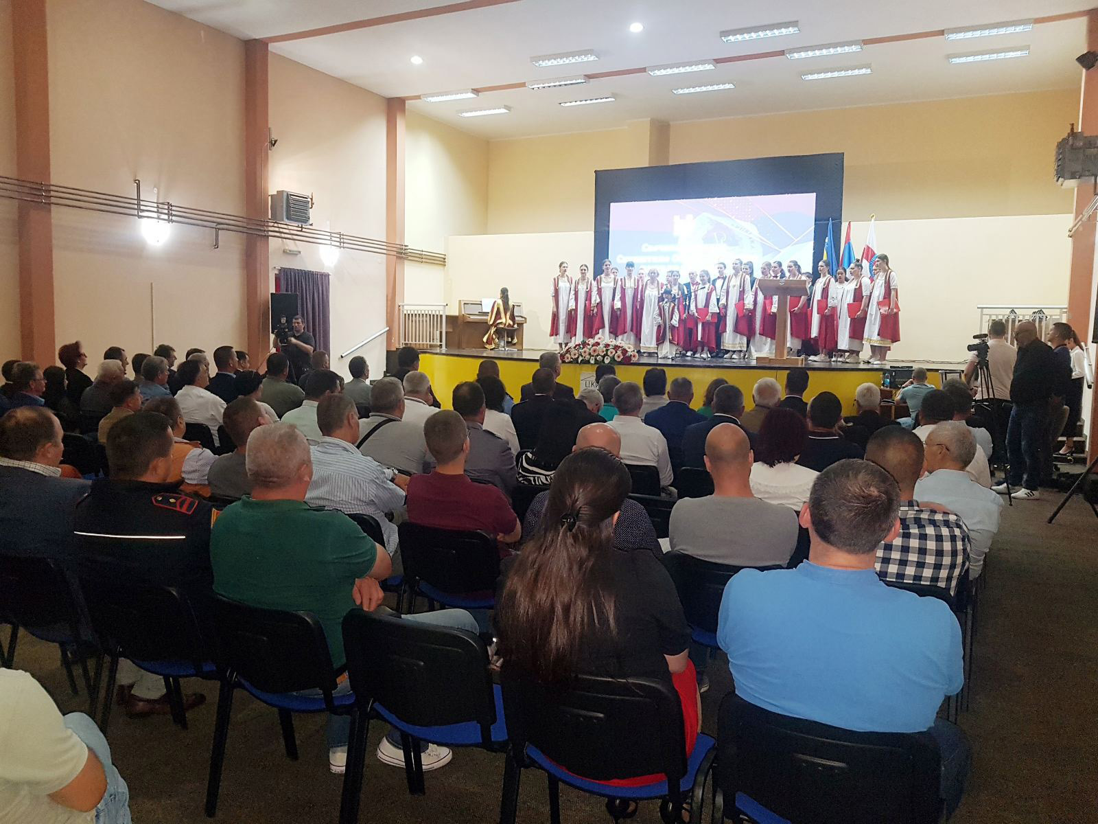 Lopare: Na svečanoj sjednici uručena priznanja za doprinos razvoju opštine