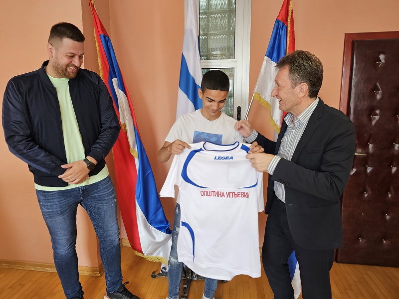 Načelnik Perić darovao male fudbalere-ŠAMPIONE REGIJE: “JURIŠ” NA VRH REPUBLIKE SRPSKE