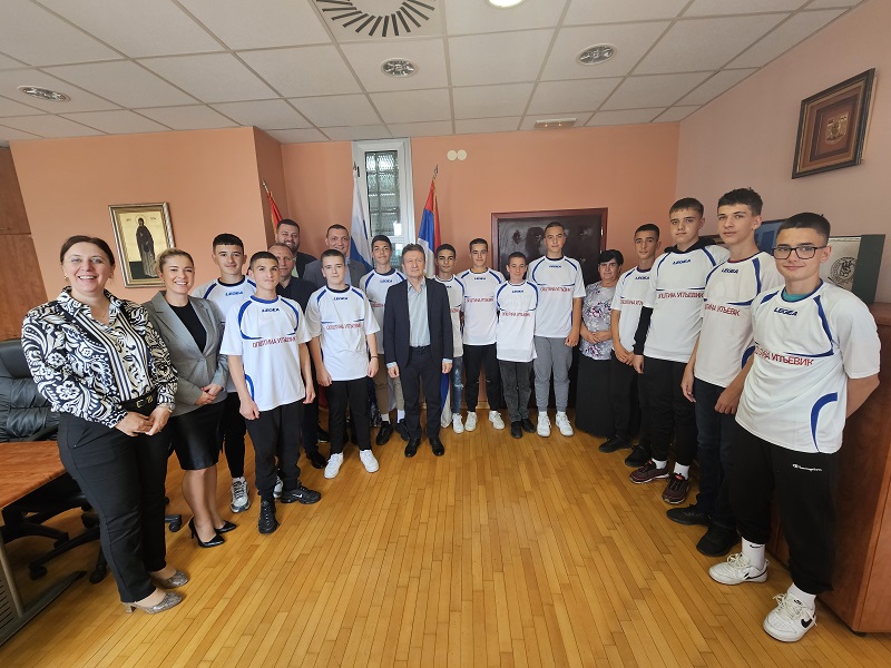 Načelnik Perić darovao male fudbalere-ŠAMPIONE REGIJE: “JURIŠ” NA VRH REPUBLIKE SRPSKE