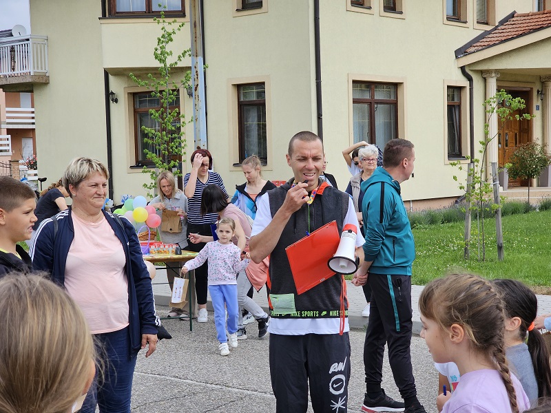 UGLJEVIČKI MALIŠANI OD PORTE DO PARKA: Brzo došli do skrivenih vaskršnjih jaja