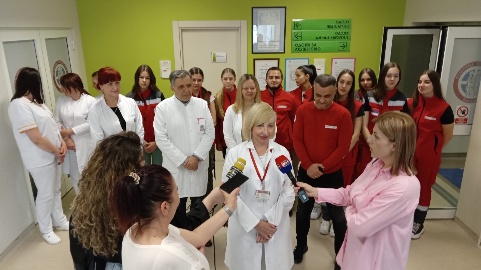Bolnica Bijeljina: Pokloni za majke i bebe u Nedjelji Crvenog krsta