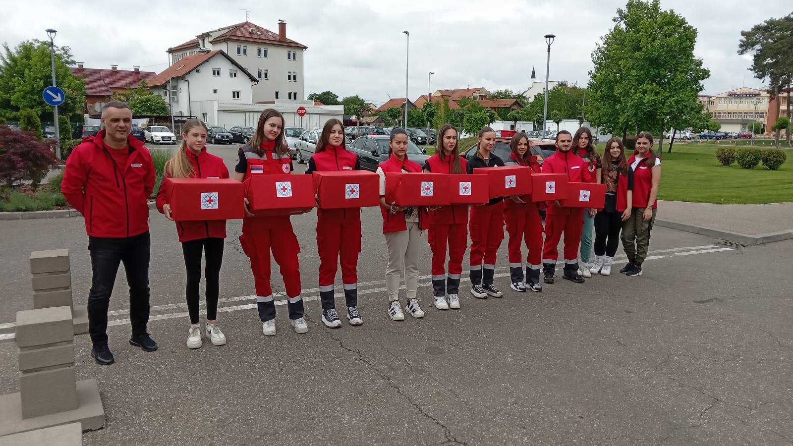 Bolnica Bijeljina: Pokloni za majke i bebe u Nedjelji Crvenog krsta
