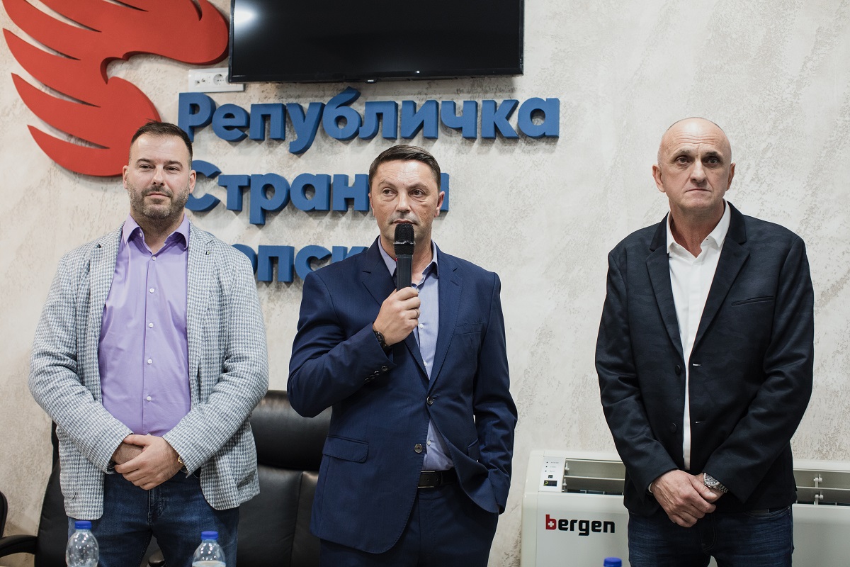 U Ugljeviku otvorene kancelarije Republičke stranke Srpske (FOTO)