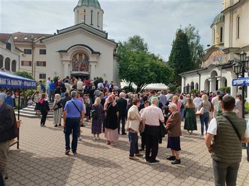 Na slavi manastira Svetog Vasilija Ostroškog poziv za blagodat, milost i mir