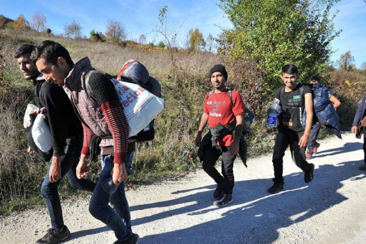 Poznato koliko su naplaćivali „usluge“: Saradnik krijumčara iz BiH policiji odao migrantsku rutu