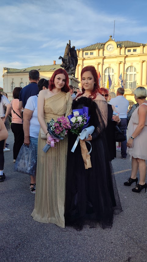 VEČE PUNO USPOMENA: Svečani defile maturanata iz Janje FOTO/VIDEO