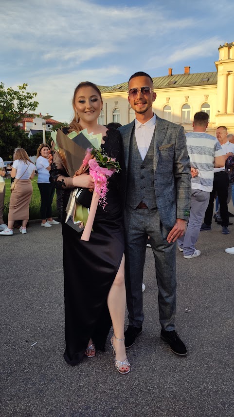 VEČE PUNO USPOMENA: Svečani defile maturanata iz Janje FOTO/VIDEO