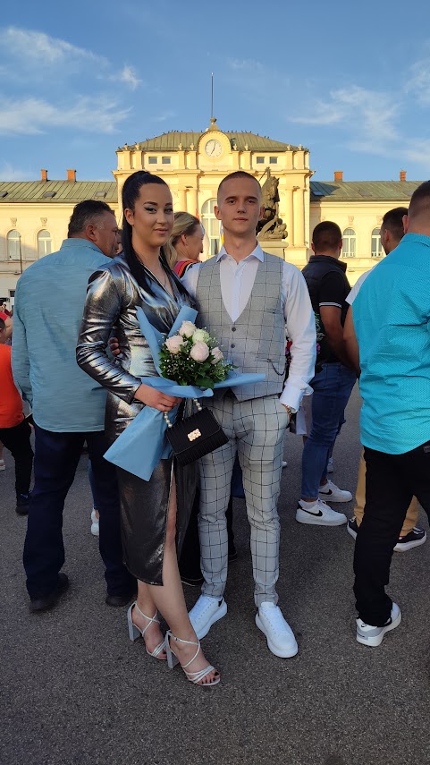 VEČE PUNO USPOMENA: Svečani defile maturanata iz Janje FOTO/VIDEO