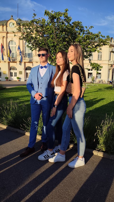 VEČE PUNO USPOMENA: Svečani defile maturanata iz Janje FOTO/VIDEO