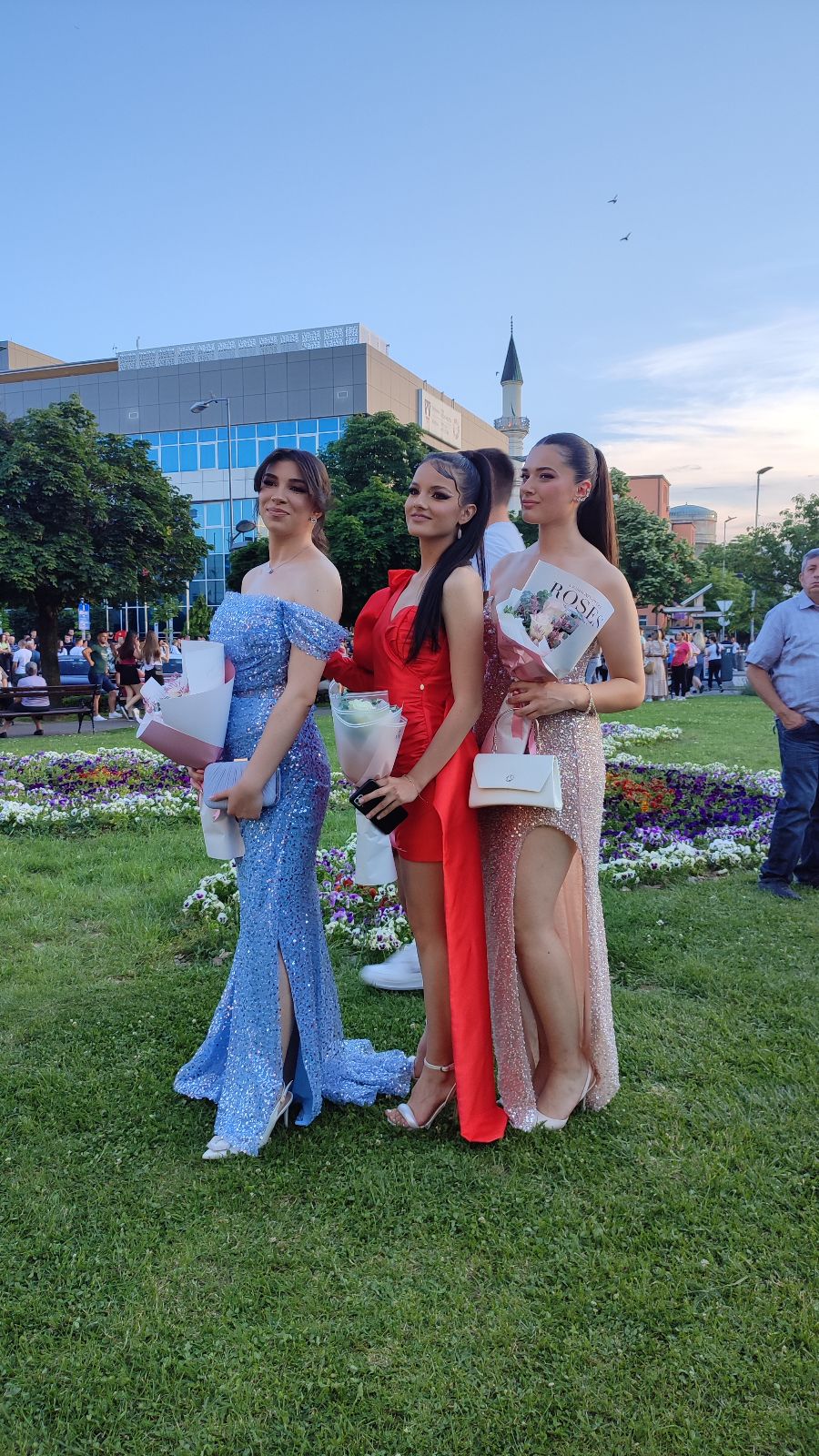 NOĆ KOJA SE PAMTI: Maturska proslava Ekonomske škole FOTO/VIDEO