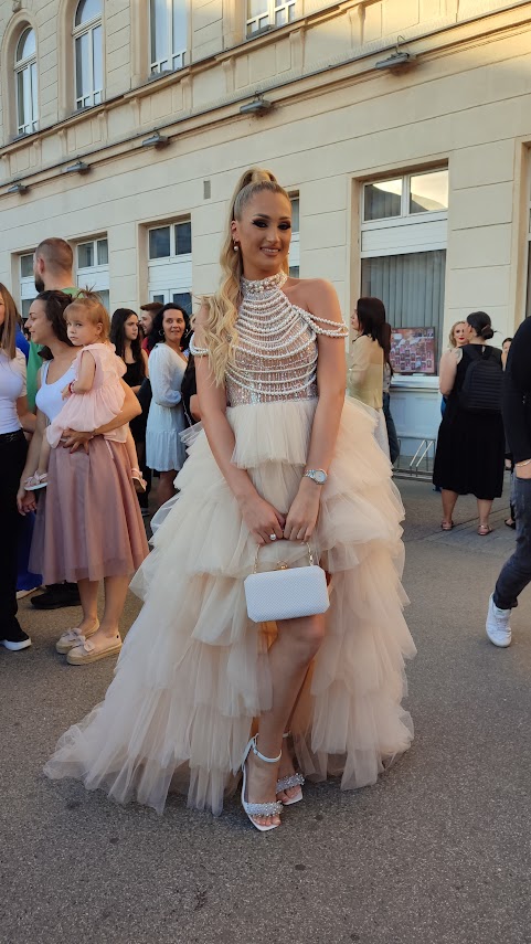 NOĆ KOJA SE PAMTI: Maturska proslava Ekonomske škole FOTO/VIDEO