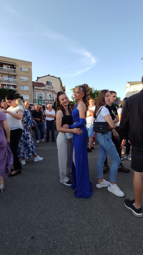 NOĆ KOJA SE PAMTI: Maturska proslava Ekonomske škole FOTO/VIDEO