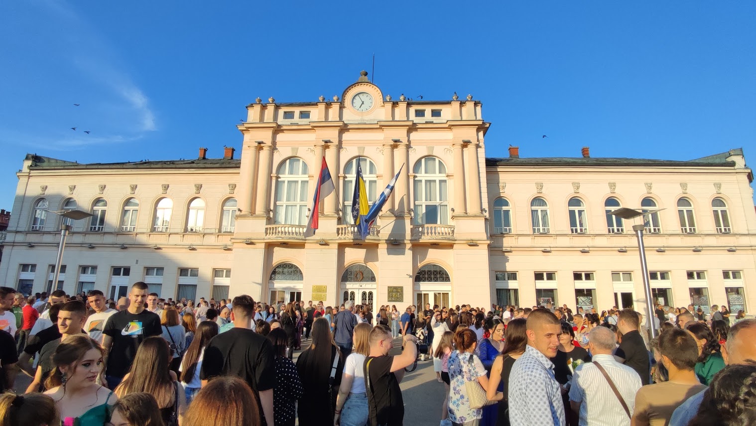 NOĆ KOJA SE PAMTI: Maturska proslava Ekonomske škole FOTO/VIDEO