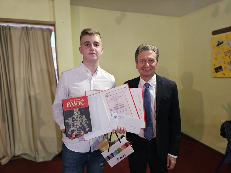 Dan učeničkog stvaralaštva" u ugljevičkoj osnovnoj školi: OPŠTINA NAGRADILA NAJBOLJE (FOTO)