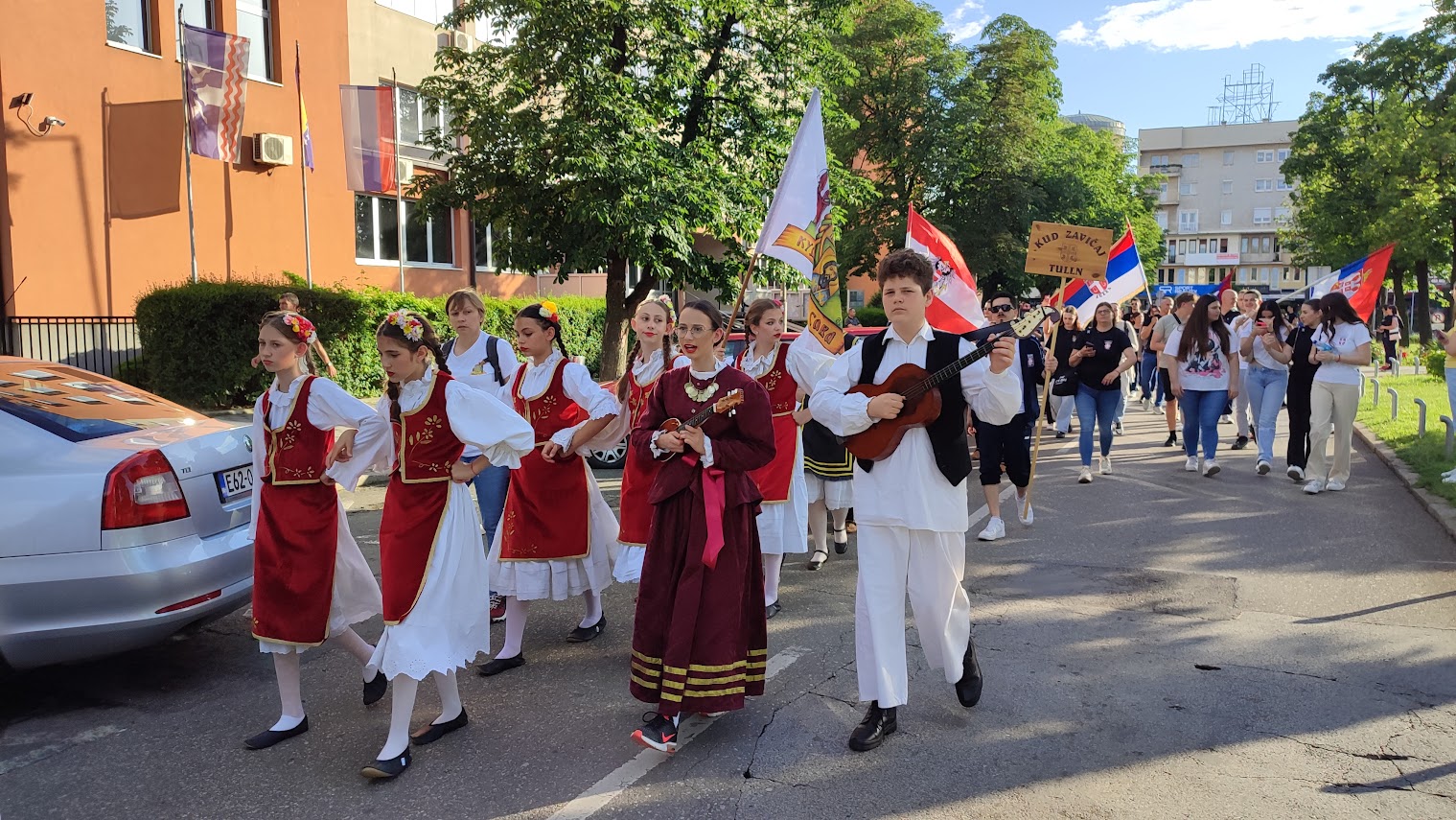 Semberija zaigrala veselim koracima narodnih igara FOTO/VIDEO