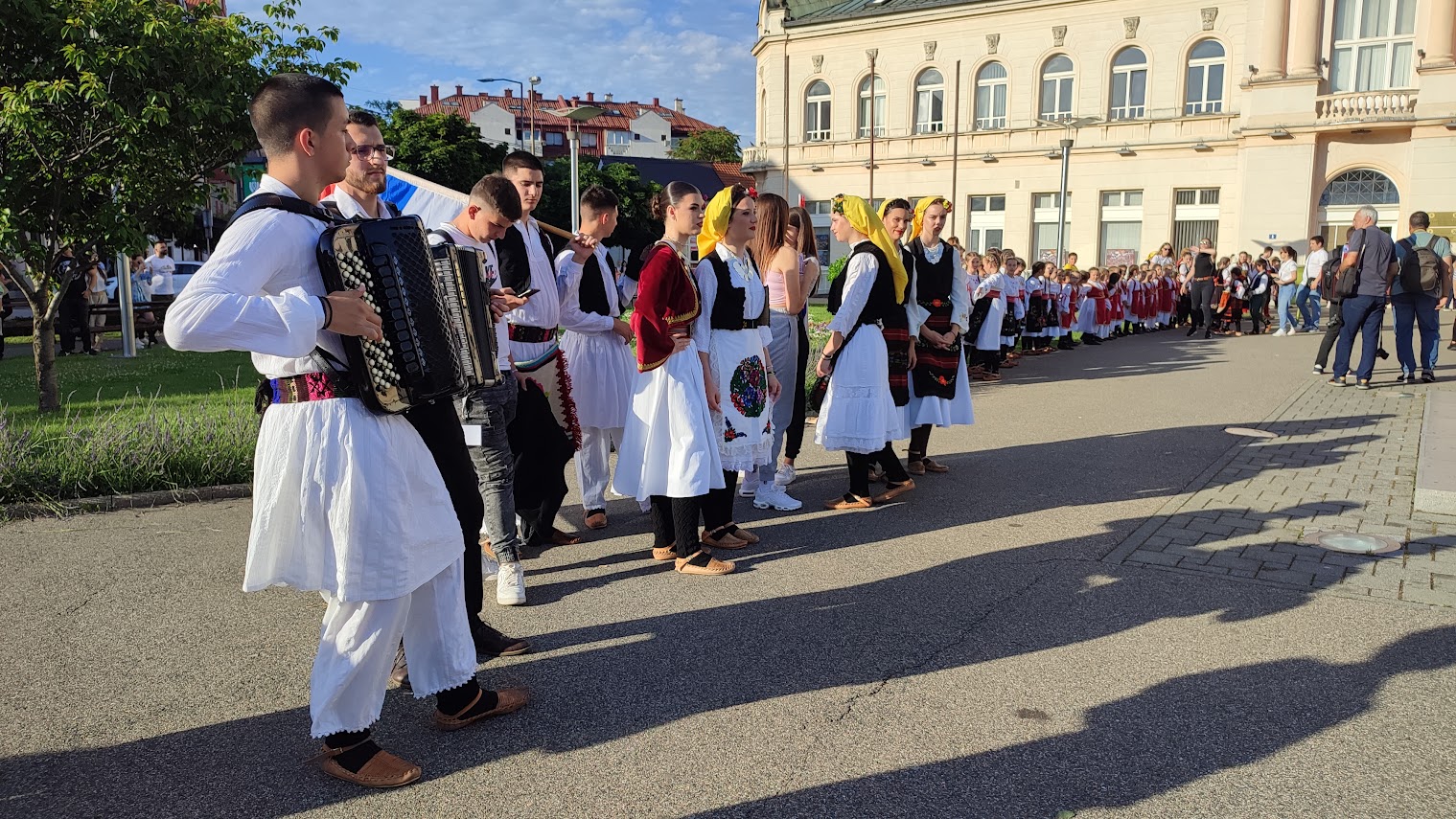 Semberija zaigrala veselim koracima narodnih igara FOTO/VIDEO