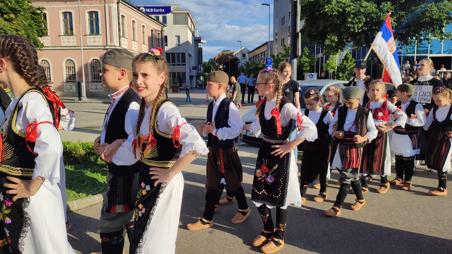 Semberija zaigrala veselim koracima narodnih igara FOTO/VIDEO