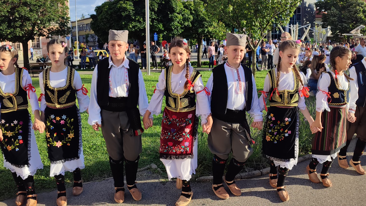 Semberija zaigrala veselim koracima narodnih igara FOTO/VIDEO