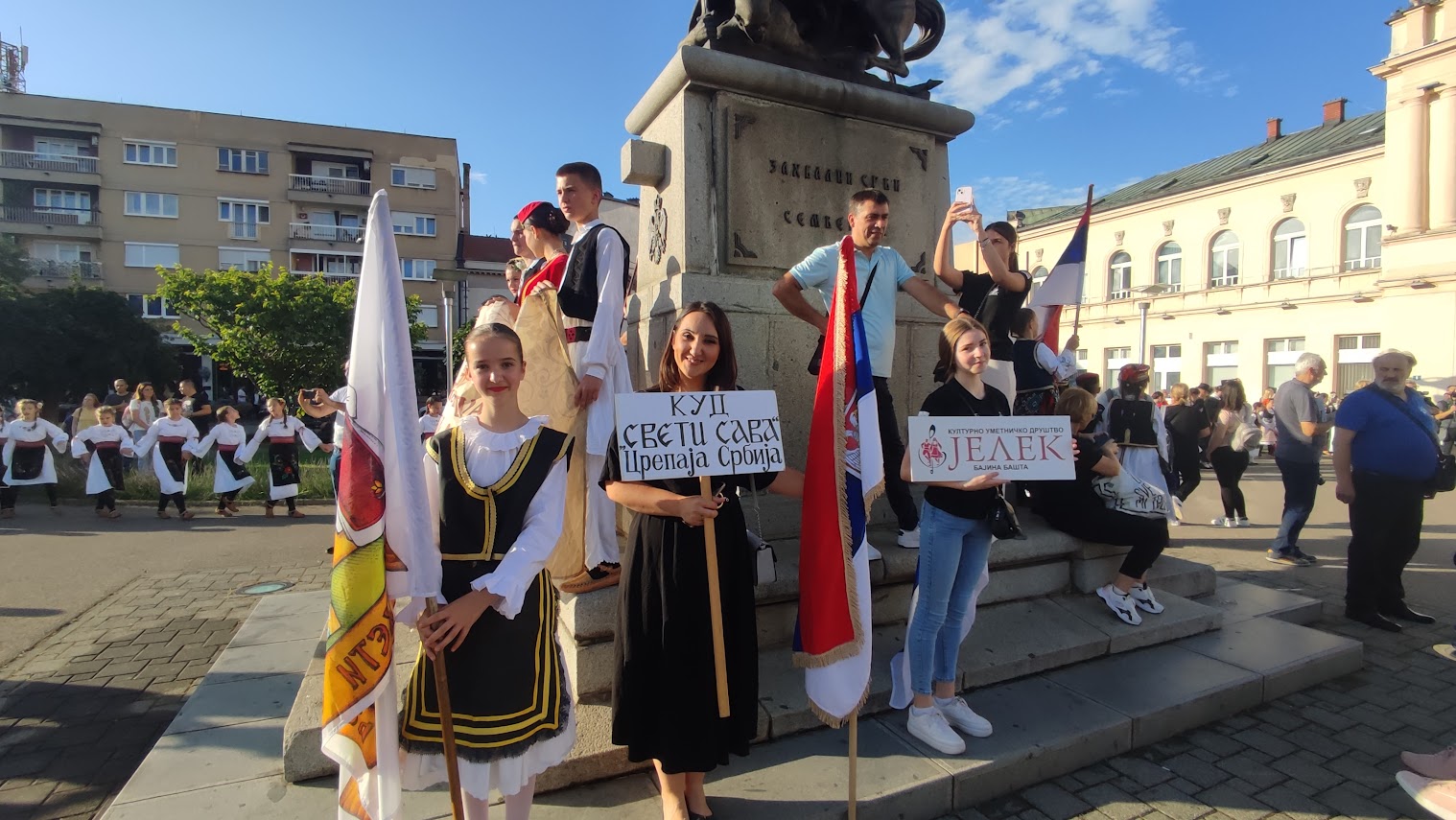 Semberija zaigrala veselim koracima narodnih igara FOTO/VIDEO