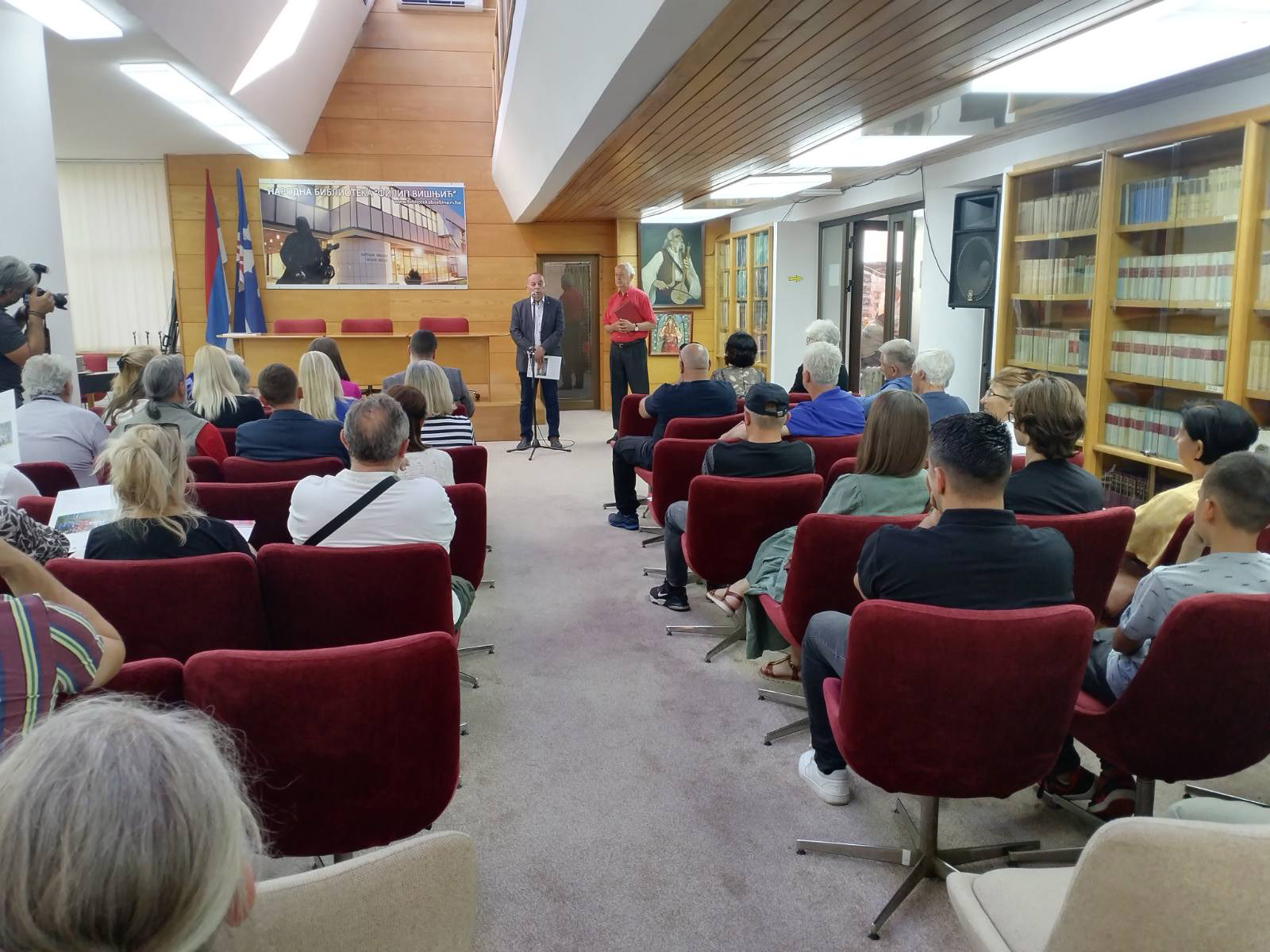 U Bijeljini otvorena izložba slika 20 učesnika iz regiona