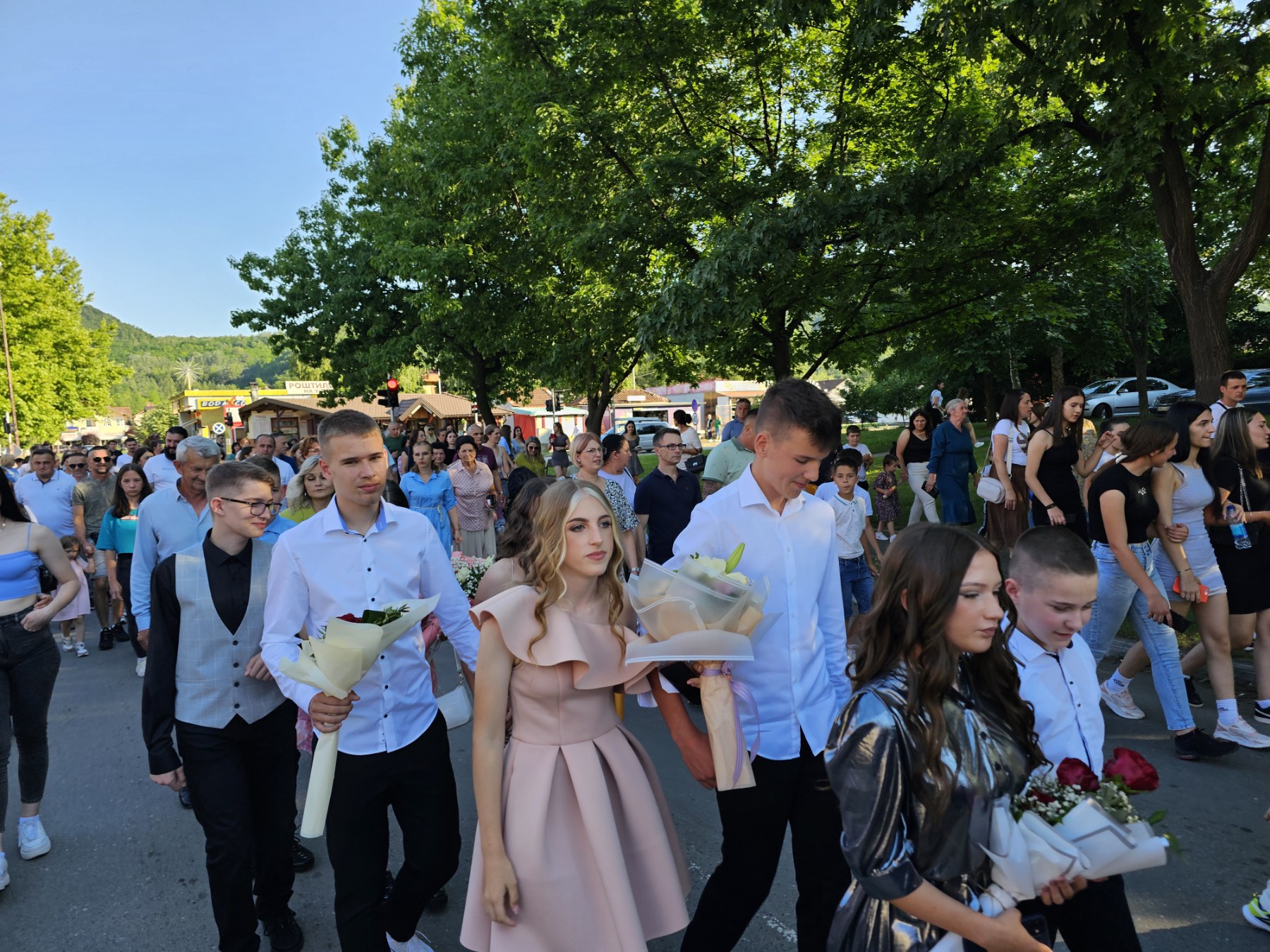 Sabor malih maturanata u Ugljeviku: PUNA SRCA MLADIH POKOLJENJA