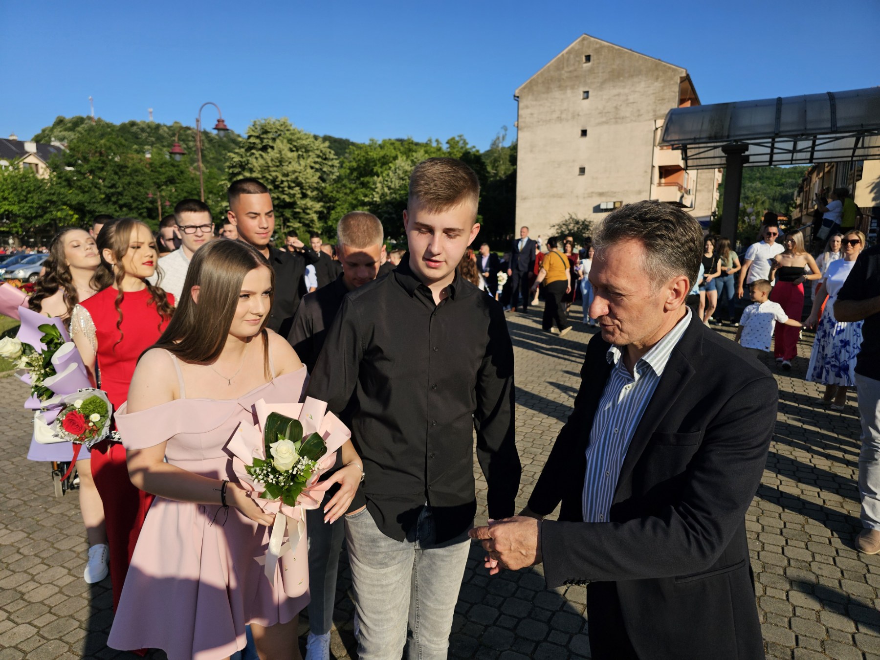 Sabor malih maturanata u Ugljeviku: PUNA SRCA MLADIH POKOLJENJA