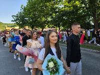 Sabor malih maturanata u Ugljeviku: PUNA SRCA MLADIH POKOLJENJA 