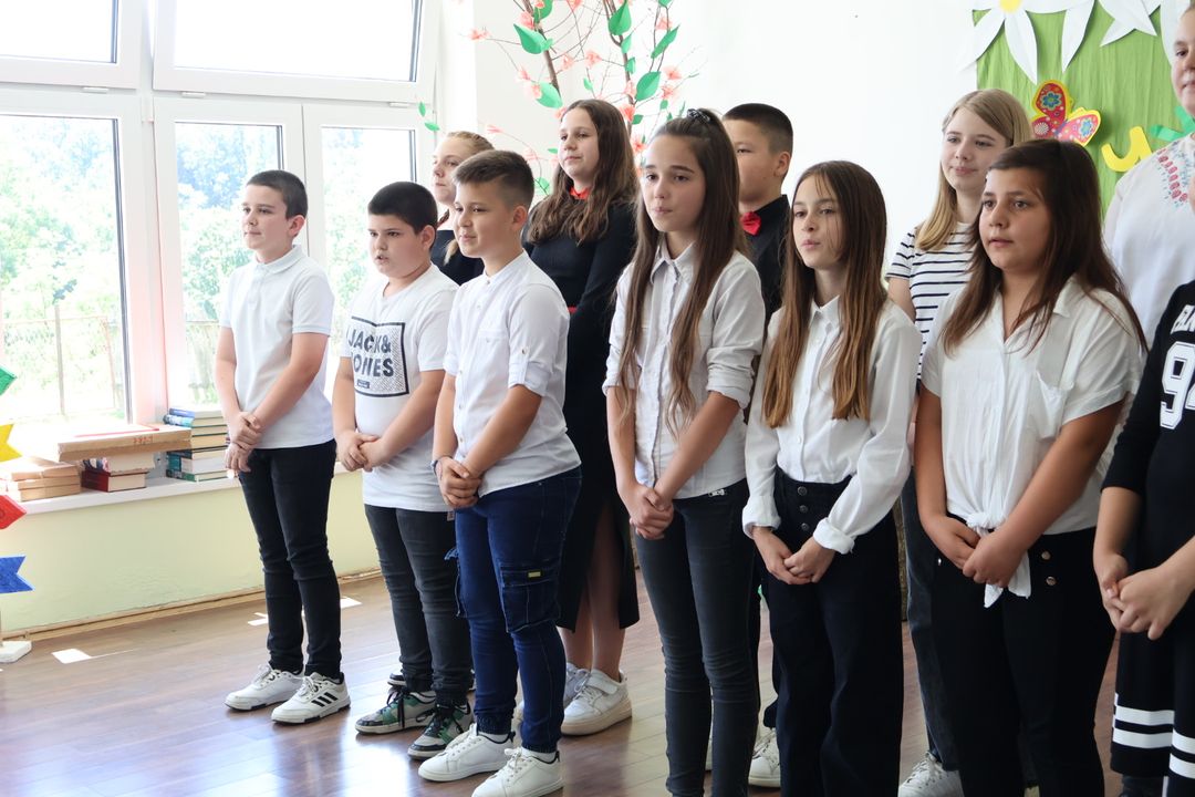 U Osnovnoj školi "Filip Višnjić" u Donjoj Trnovi svečano obilježen Dan škole FOTO