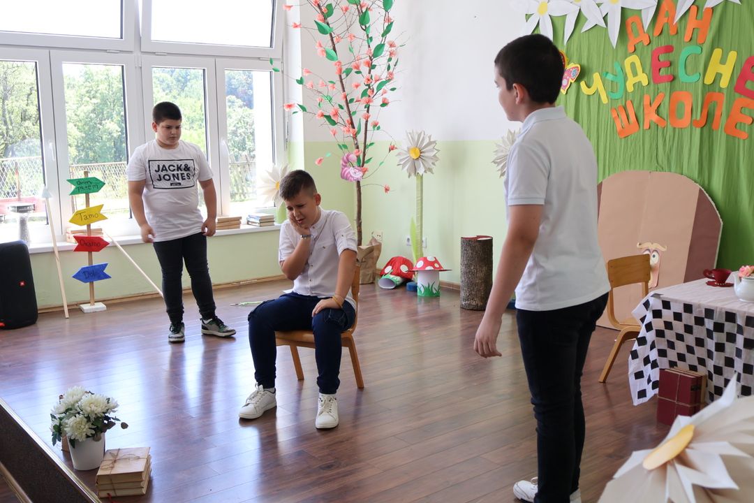 U Osnovnoj školi "Filip Višnjić" u Donjoj Trnovi svečano obilježen Dan škole FOTO