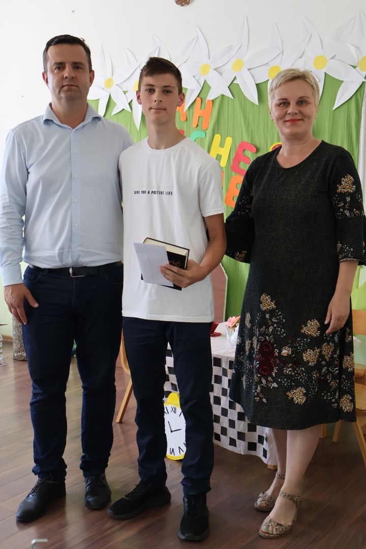 U Osnovnoj školi "Filip Višnjić" u Donjoj Trnovi svečano obilježen Dan škole FOTO