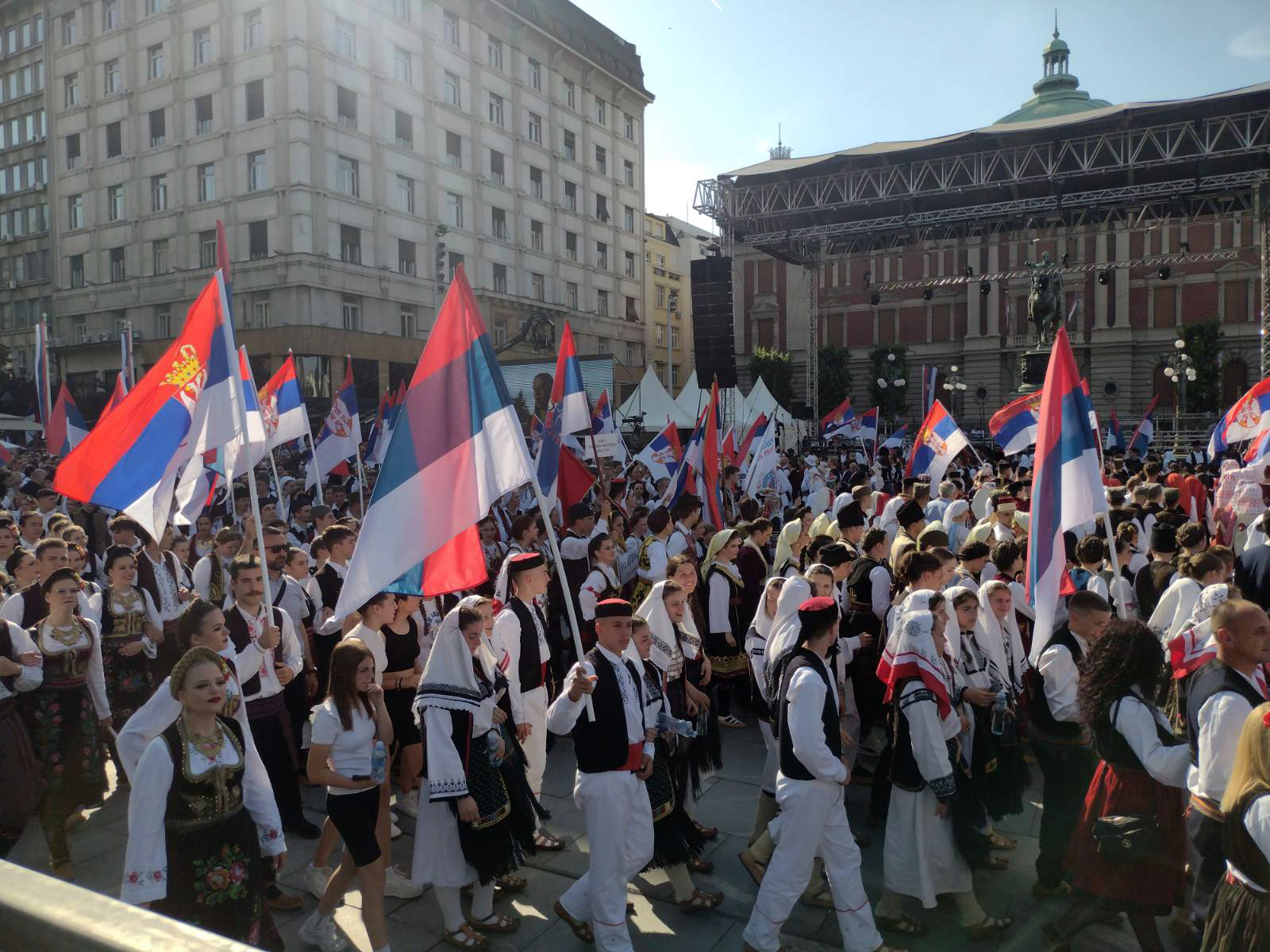 Beograd: Počela centralna manifestacija Svesrpskog sabora na Trgu Republike