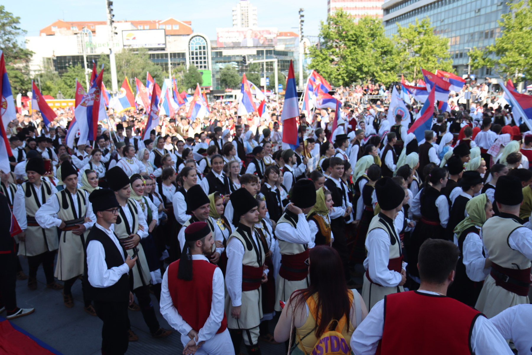 Beograd: Počela centralna manifestacija Svesrpskog sabora na Trgu Republike