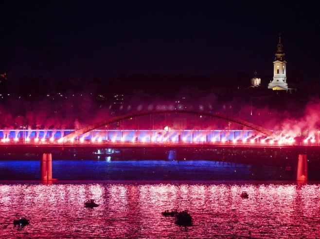 Veličanstvenim vatrometom završen Svesrpski sabor