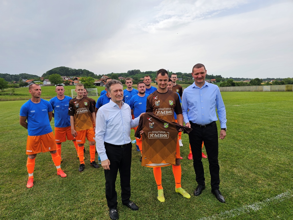 Ugljevički načelnik "ponovio" fudbalere FK "Strijelac" iz Tutnjevca: IGRA ŽIVOT ULJEPŠAVA