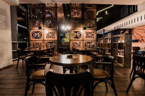 Monarh Bar Restoran
