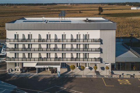 Hotel River