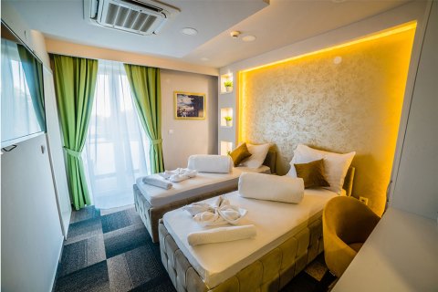 Hotel River