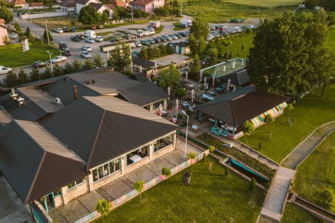 Restoran "Pet jezera"