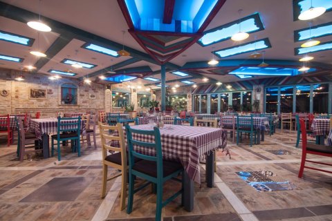 Restoran "Pet jezera"