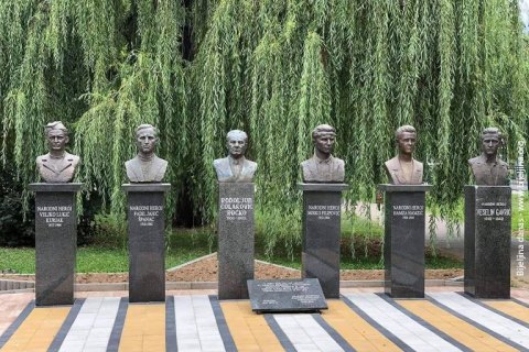 Biste narodnih heroja NOB-a