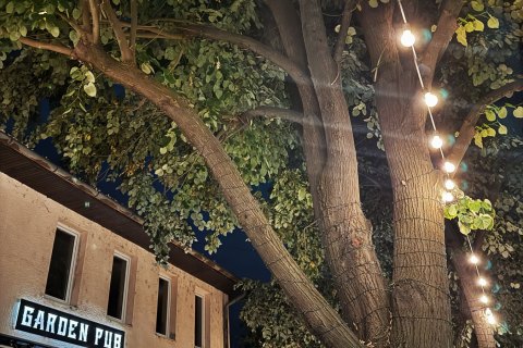 Garden Pub