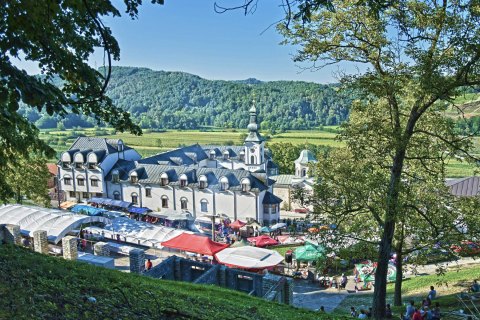 Manastir Tavna
